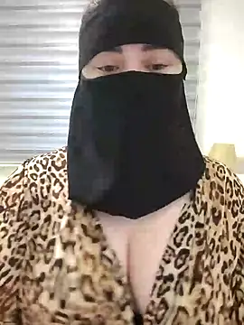 Snapshot of Bisan_sexy chatting on June 19, 5:06 pm Bisan sexy online show from June 19, 5:06 pm