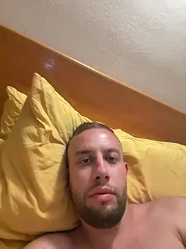 Snapshot of tittolone98 chatting on July 4, 3:51 pm tittolone98 online show from July 4, 3:51 pm