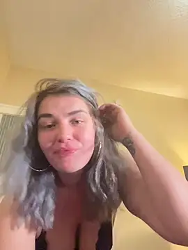 Snapshot of mzzfettyblu chatting on July 24, 10:35 am mzzfettyblu online show from July 24, 10:35 am