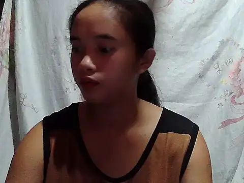 Snapshot of sophie_193 chatting on July 13, 5:05 pm sophie 193 online show from July 13, 5:05 pm
