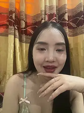 Snapshot of Lilyluta2000 chatting on August 2, 6:17 pm Lilyluta2000 online show from August 2, 6:17 pm