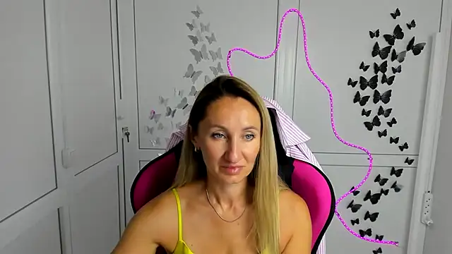 LilyDreamm online show from July 23, 6:33 am