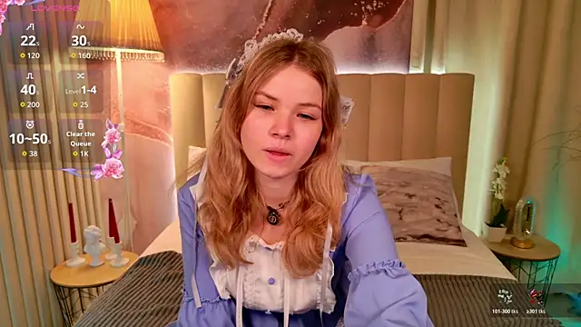 ChloeWells online show from June 20, 3:31 am