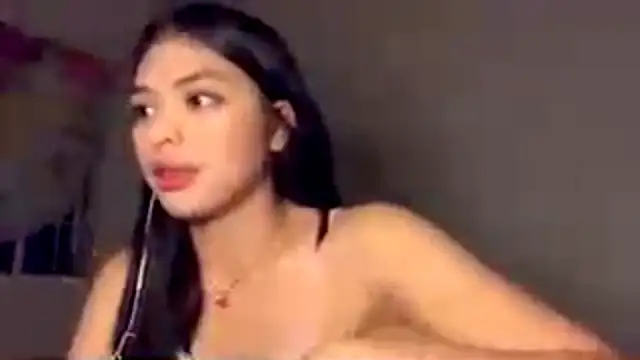 Snapshot of Hazelanne chatting on June 22, 12:46 pm Hazelanne online show from June 22, 12:46 pm