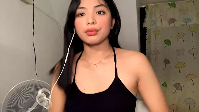 Snapshot of Hazelanne chatting on July 18, 1:48 pm Hazelanne online show from July 18, 1:48 pm