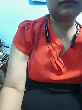Snapshot of sexy-pari8 chatting on June 20, 6:44 pm sexy-pari8 online show from June 20, 6:44 pm