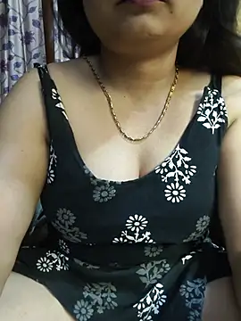 Snapshot of sexy-pari8 chatting on July 21, 5:48 pm sexy-pari8 online show from July 21, 5:48 pm