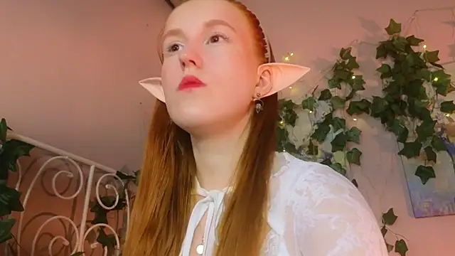 Snapshot of Eva_Bellea chatting on June 28, 8:37 pm Eva Bellea online show from June 28, 8:37 pm