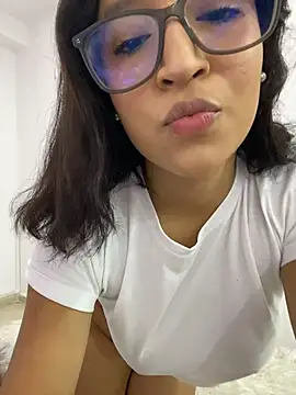 Julieta Vegaax online show from July 12, 7:38 pm