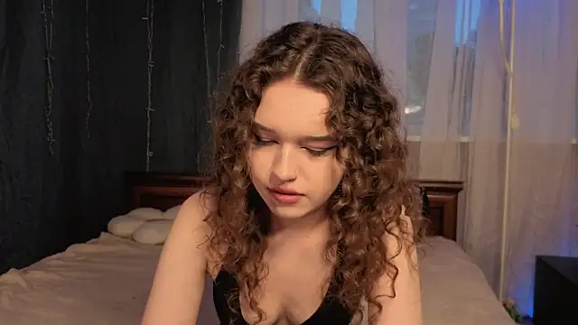 Snapshot of EsterReichert chatting on July 18, 7:17 pm EsterReichert online show from July 18, 7:17 pm