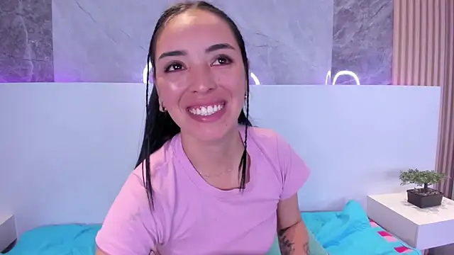 Snapshot of Violeta_Harlow chatting on July 13, 8:55 pm Violeta Harlow online show from July 13, 8:55 pm