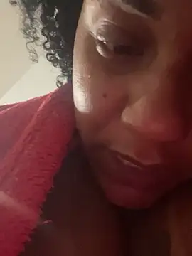 Snapshot of estrellla1 chatting on July 4, 10:38 pm estrellla1 online show from July 4, 10:38 pm