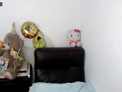  PrettyLau10 online show from July 10, 6:32 pm