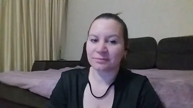 Snapshot of Lauralison chatting on June 21, 8:22 pm Lauralison online show from June 21, 8:22 pm