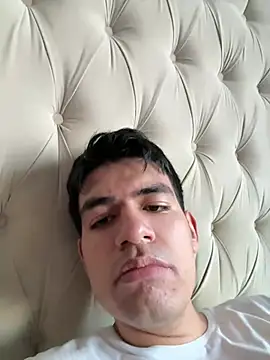 Snapshot of FernanHot69 chatting on July 19, 12:36 am FernanHot69 online show from July 19, 12:36 am