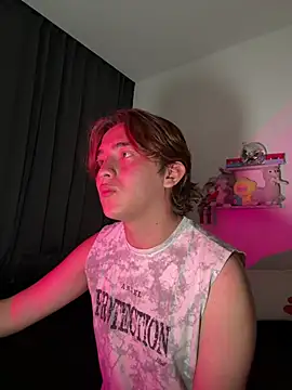 Snapshot of sweet_boyyy1 chatting on August 6, 2:57 am sweet boyyy1 online show from August 6, 2:57 am