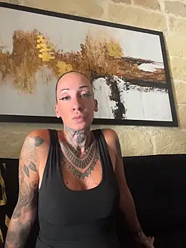 Snapshot of inked_up_jade chatting on June 29, 8:31 am inked up jade online show from June 29, 8:31 am