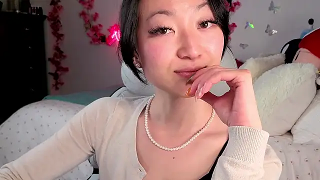 Snapshot of MySweetSofie chatting on September 15, 10:43 pm MySweetSofie online show from September 15, 10:43 pm