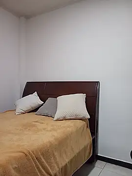 AnahTaylor online show from July 21, 2:47 am