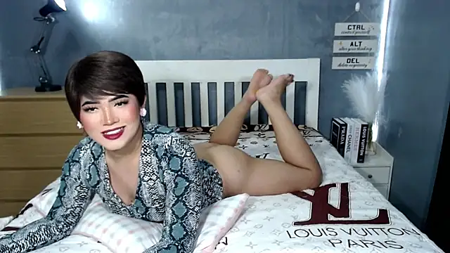 Snapshot of STUCK_on_YOU_ chatting on October 5, 8:29 pm STUCK on YOU  online show from October 5, 8:29 pm