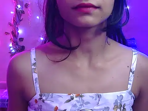 Yours-Zoya online show from August 2, 4:55 am