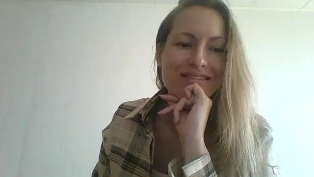 Snapshot of Nimetta chatting on July 9, 11:36 am Nimetta online show from July 9, 11:36 am