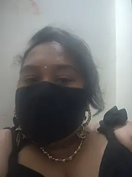 Snapshot of Lundpakadu chatting on July 25, 1:30 pm Lundpakadu online show from July 25, 1:30 pm