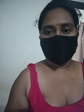 Snapshot of Lundpakadu chatting on August 8, 3:47 pm Lundpakadu online show from August 8, 3:47 pm
