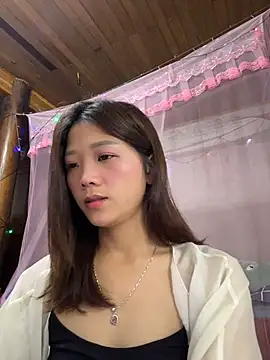 Snapshot of hhanni06 chatting on August 1, 12:37 pm hhanni06 online show from August 1, 12:37 pm
