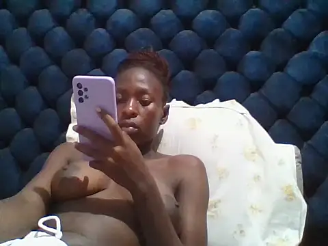 Honeybiscuitt online show from June 30, 9:38 pm