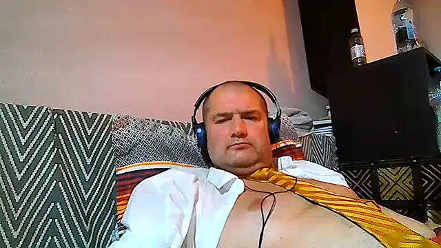 Snapshot of CristianDaniel78 chatting on August 2, 5:44 pm CristianDaniel78 online show from August 2, 5:44 pm