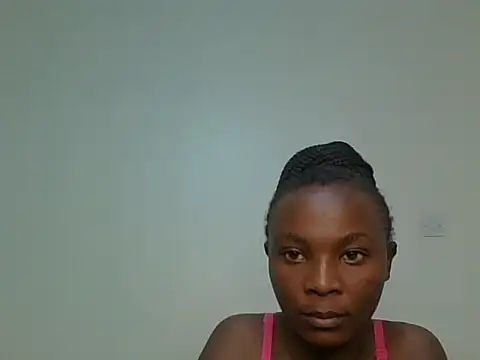 Snapshot of Queenn_vee chatting on June 23, 12:36 pm Queenn vee online show from June 23, 12:36 pm