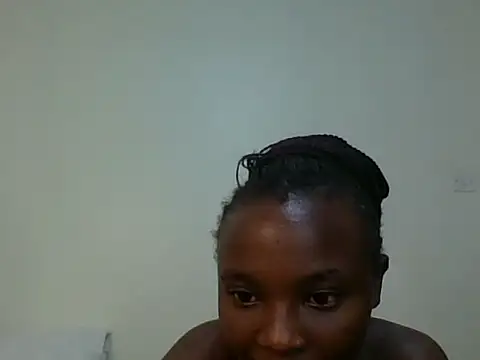 Snapshot of Queenn_vee chatting on June 24, 7:40 am Queenn vee online show from June 24, 7:40 am