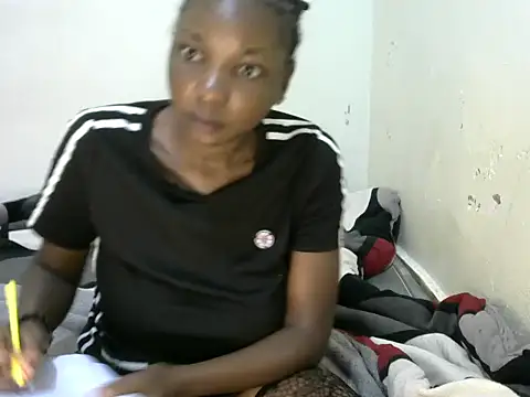 Snapshot of Qcmadonna chatting on July 25, 9:18 am Qcmadonna online show from July 25, 9:18 am