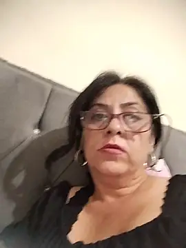 Snapshot of Alev2828 chatting on June 21, 5:26 pm Alev2828 online show from June 21, 5:26 pm