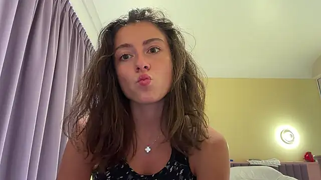 Snapshot of Monicaqte chatting on July 1, 11:12 am Monicaqte online show from July 1, 11:12 am