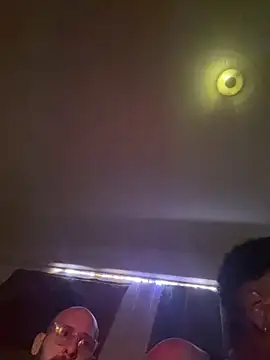 pela and black online show from June 22, 4:42 am
