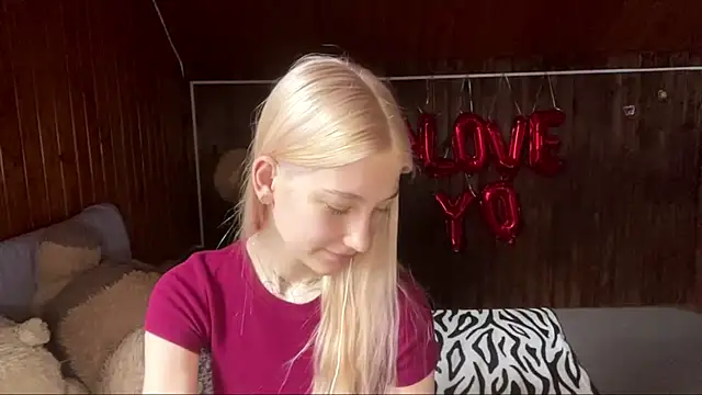Snapshot of GlyndaMccannon chatting on July 3, 8:21 am GlyndaMccannon online show from July 3, 8:21 am