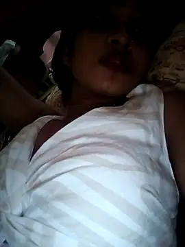 Snapshot of avii5 chatting on July 24, 1:36 am avii5 online show from July 24, 1:36 am