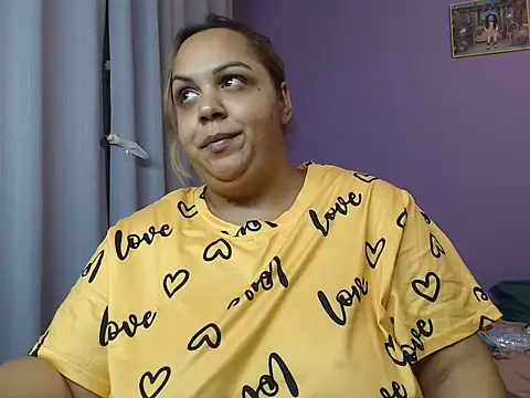 Snapshot of mellybbw chatting on July 4, 9:10 pm mellybbw online show from July 4, 9:10 pm