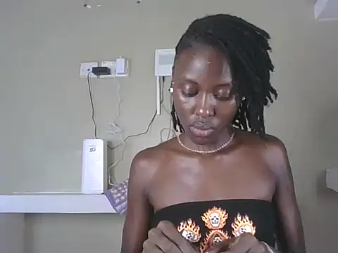Snapshot of Elsie_1 chatting on July 2, 6:30 am Elsie 1 online show from July 2, 6:30 am
