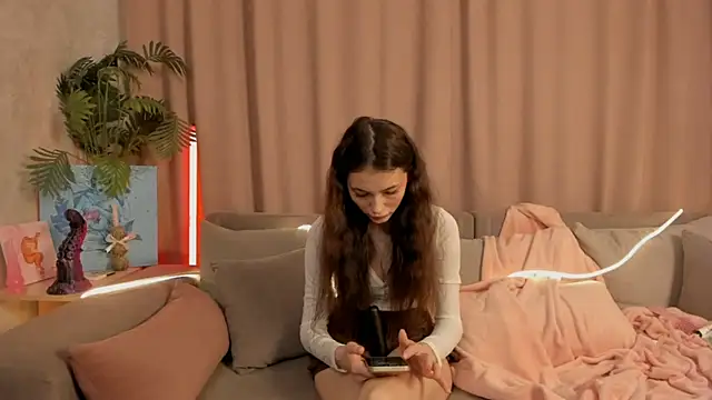 Snapshot of Bunnyblyy chatting on August 7, 6:21 pm Bunnyblyy online show from August 7, 6:21 pm