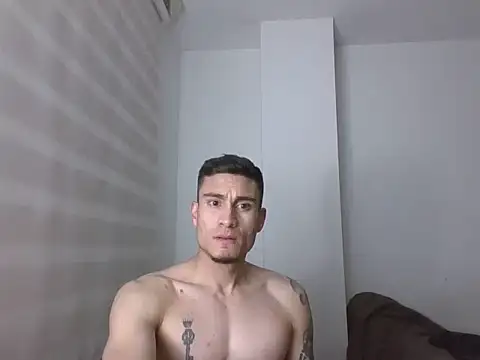 Snapshot of Alejandro00747 chatting on August 9, 5:34 am Alejandro00747 online show from August 9, 5:34 am