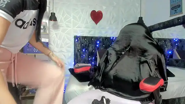 Snapshot of ariell_dl chatting on July 18, 12:20 pm ariell dl online show from July 18, 12:20 pm