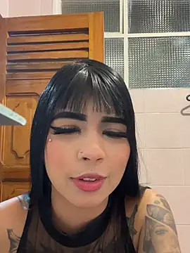 Snapshot of -Brittanny chatting on July 9, 2:04 am -Brittanny online show from July 9, 2:04 am