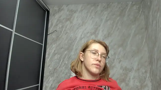 Reginasmilee online show from February 25, 2:47 am