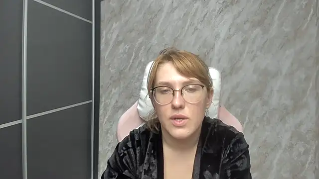 Reginasmilee online show from February 28, 12:31 pm