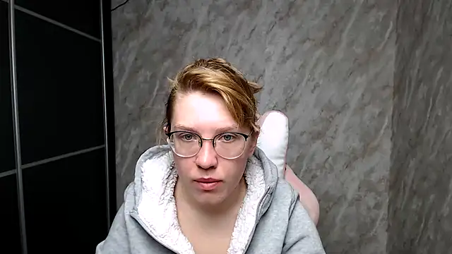 Reginasmilee online show from March 12, 2:52 am