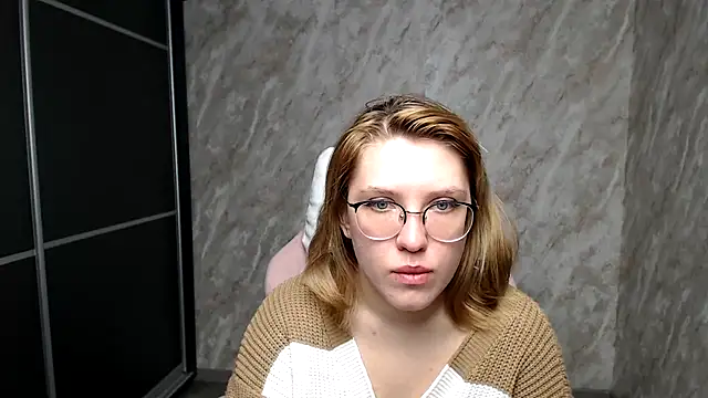 Reginasmilee online show from March 18, 3:42 am