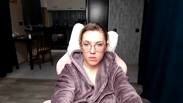 Reginasmilee online show from September 29, 1:27 pm